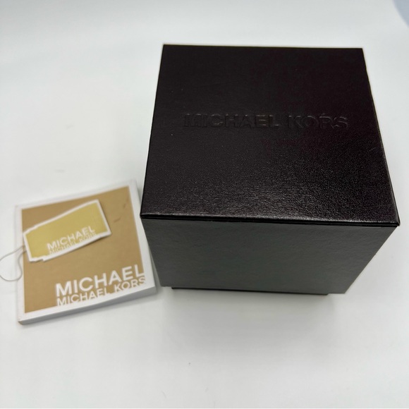 Michael Kors Oversized Runway Gold-Tone Chronograph Watch – 40mm – Box main image 4